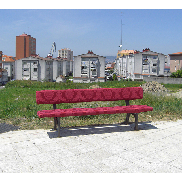 Escultura que hace referencia al interior/exterior y al hecho de apoderarse de la calle, la calle como hogar